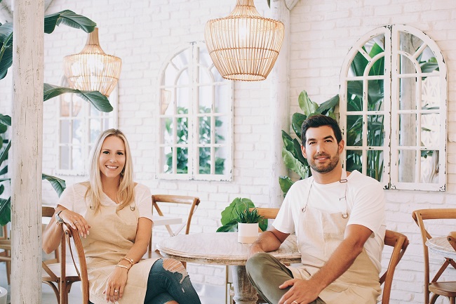 Couple in restaurant 