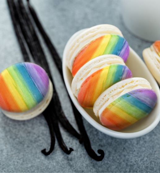 sur la table pride macaroons