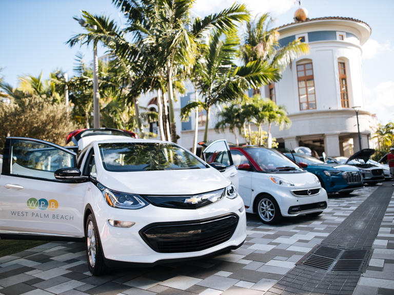 cars lined up in west palm beach